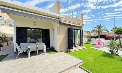Resale - Villa - Orihuela Costa - La Zenia