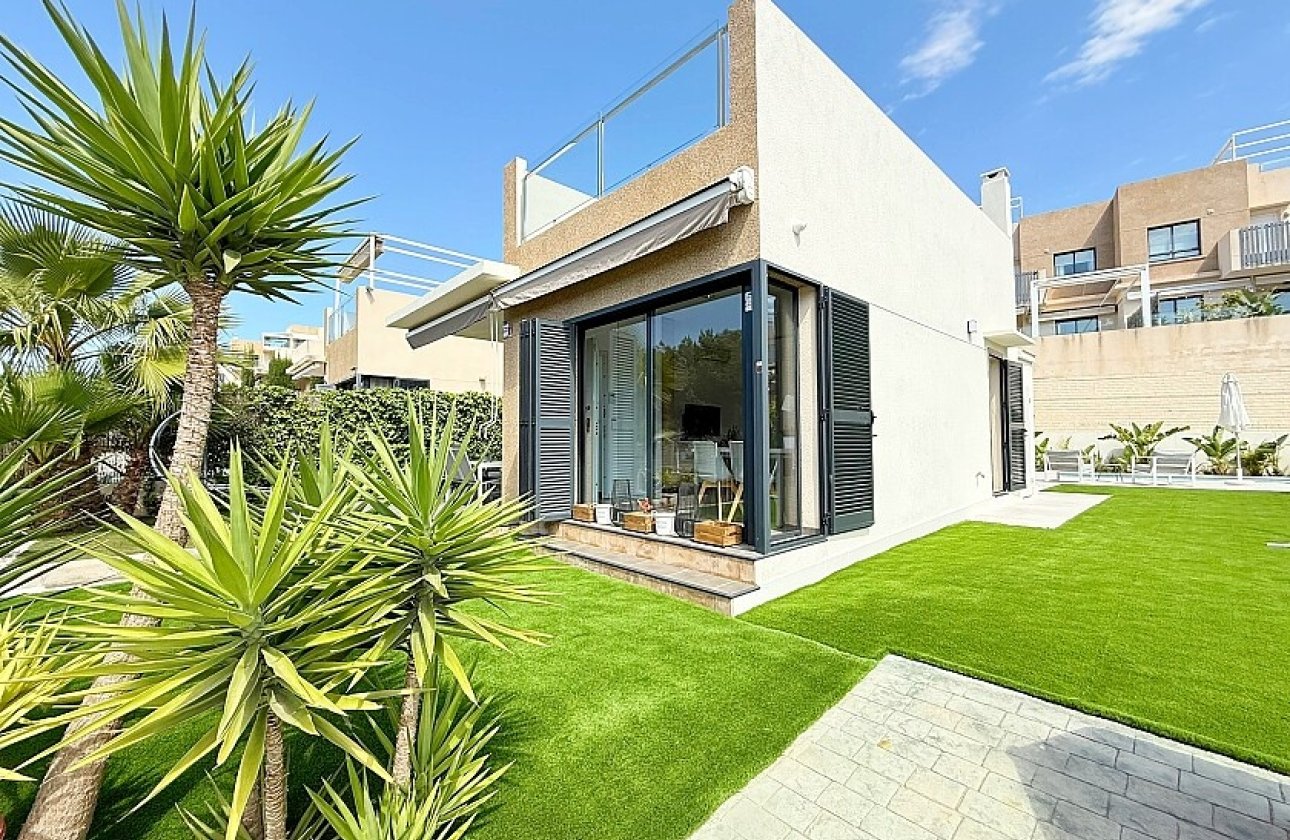 Resale - Villa - Orihuela Costa - La Zenia