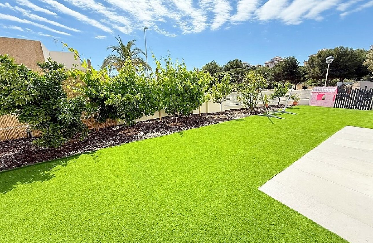 Resale - Villa - Orihuela Costa - La Zenia