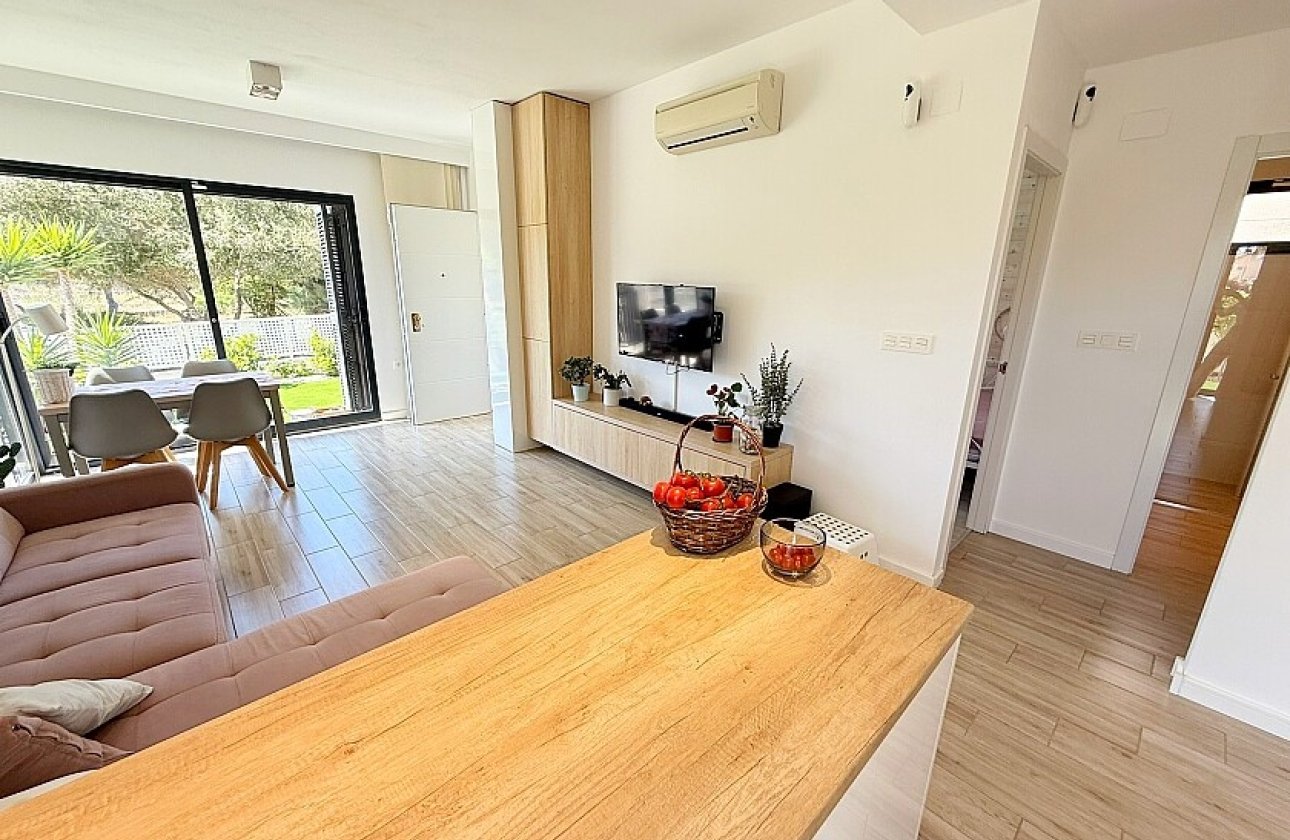 Resale - Villa - Orihuela Costa - La Zenia