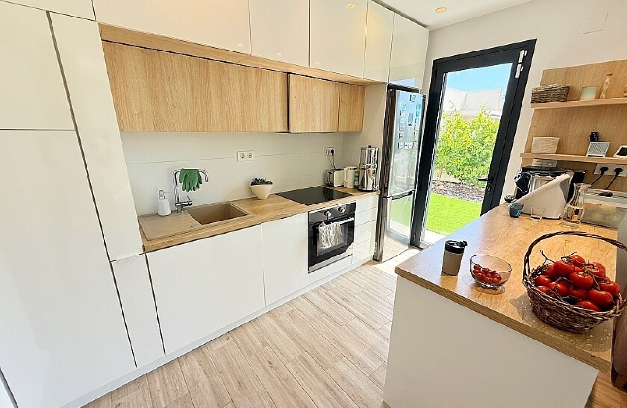 Resale - Villa - Orihuela Costa - La Zenia