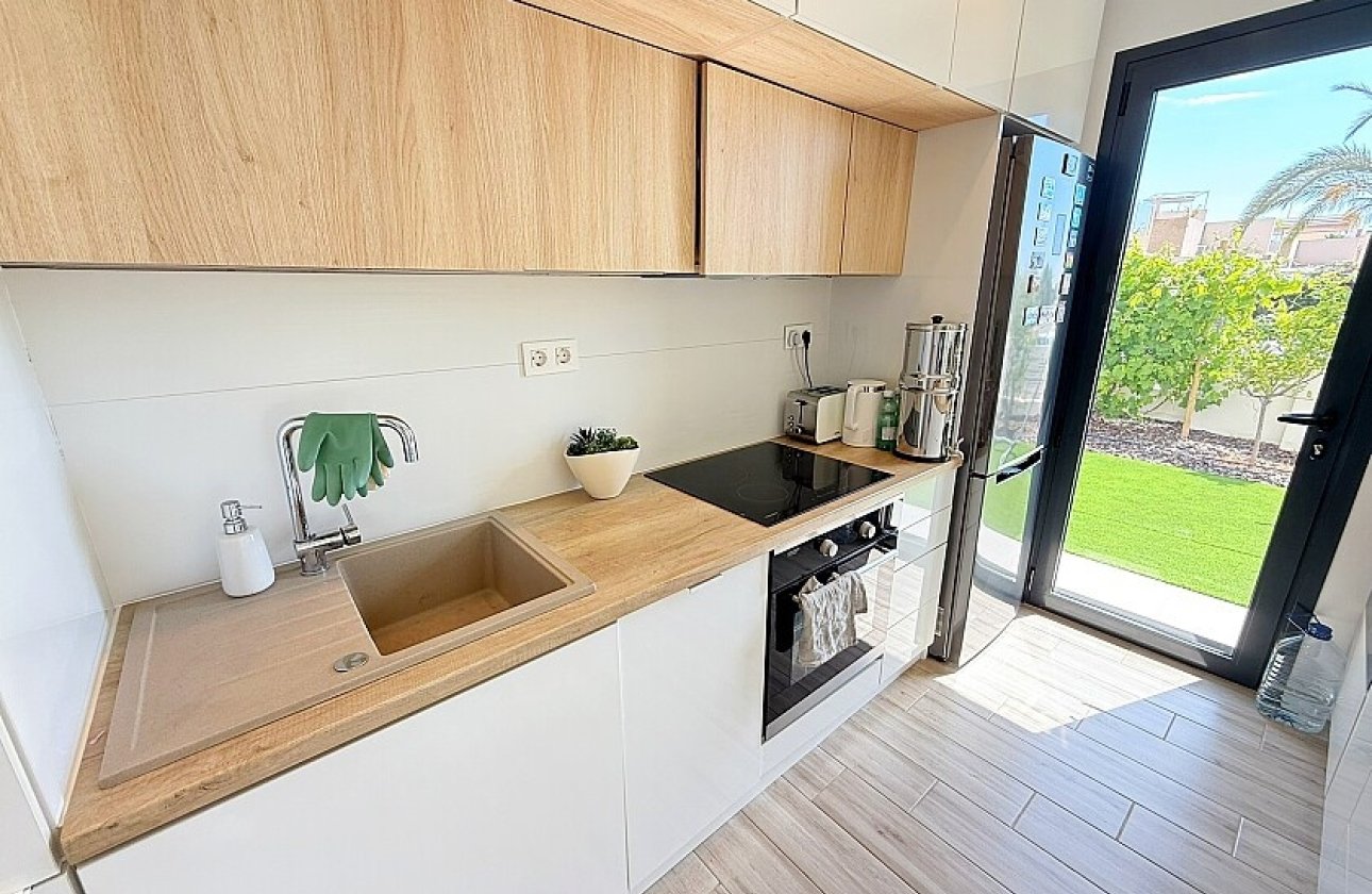 Resale - Villa - Orihuela Costa - La Zenia