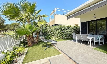 Resale - Villa - Orihuela Costa - La Zenia