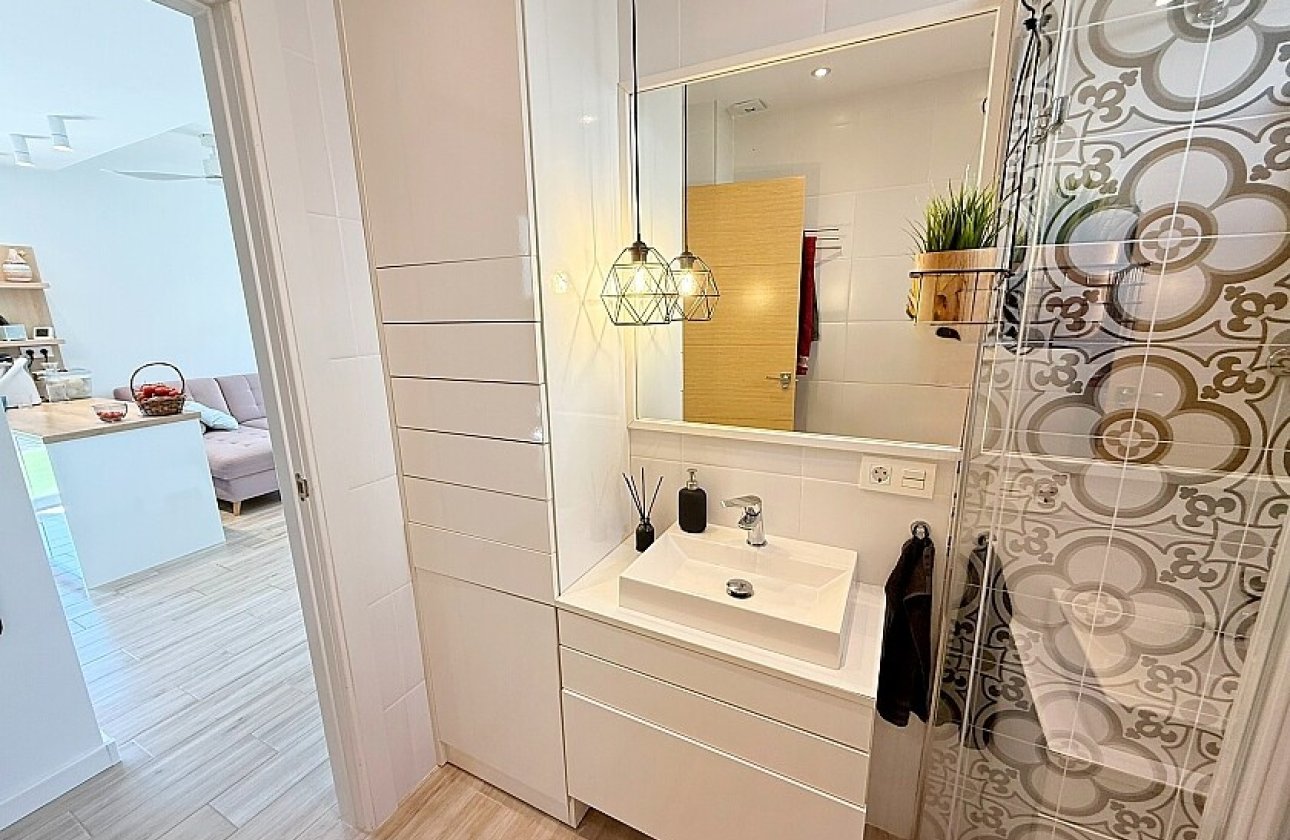 Resale - Villa - Orihuela Costa - La Zenia