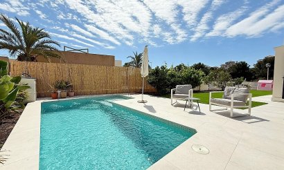 Resale - Villa - Orihuela Costa - La Zenia