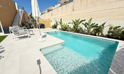 Resale - Villa - Orihuela Costa - La Zenia