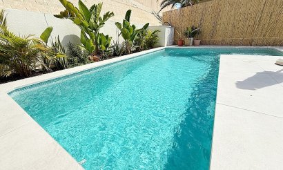 Resale - Villa - Orihuela Costa - La Zenia