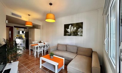 Resale - Townhouse - Mil Palmeras