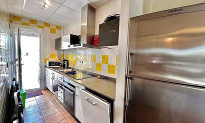 Resale - Townhouse - Mil Palmeras