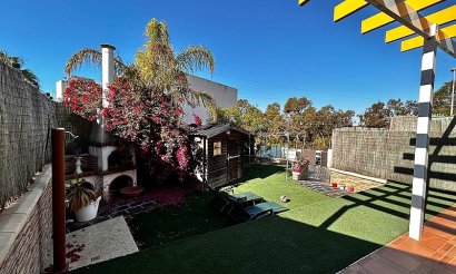 Resale - Townhouse - Mil Palmeras