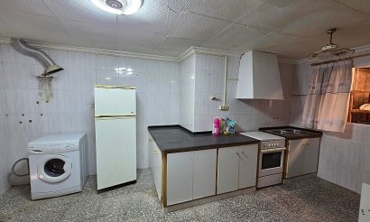 Resale - Villa - Catral