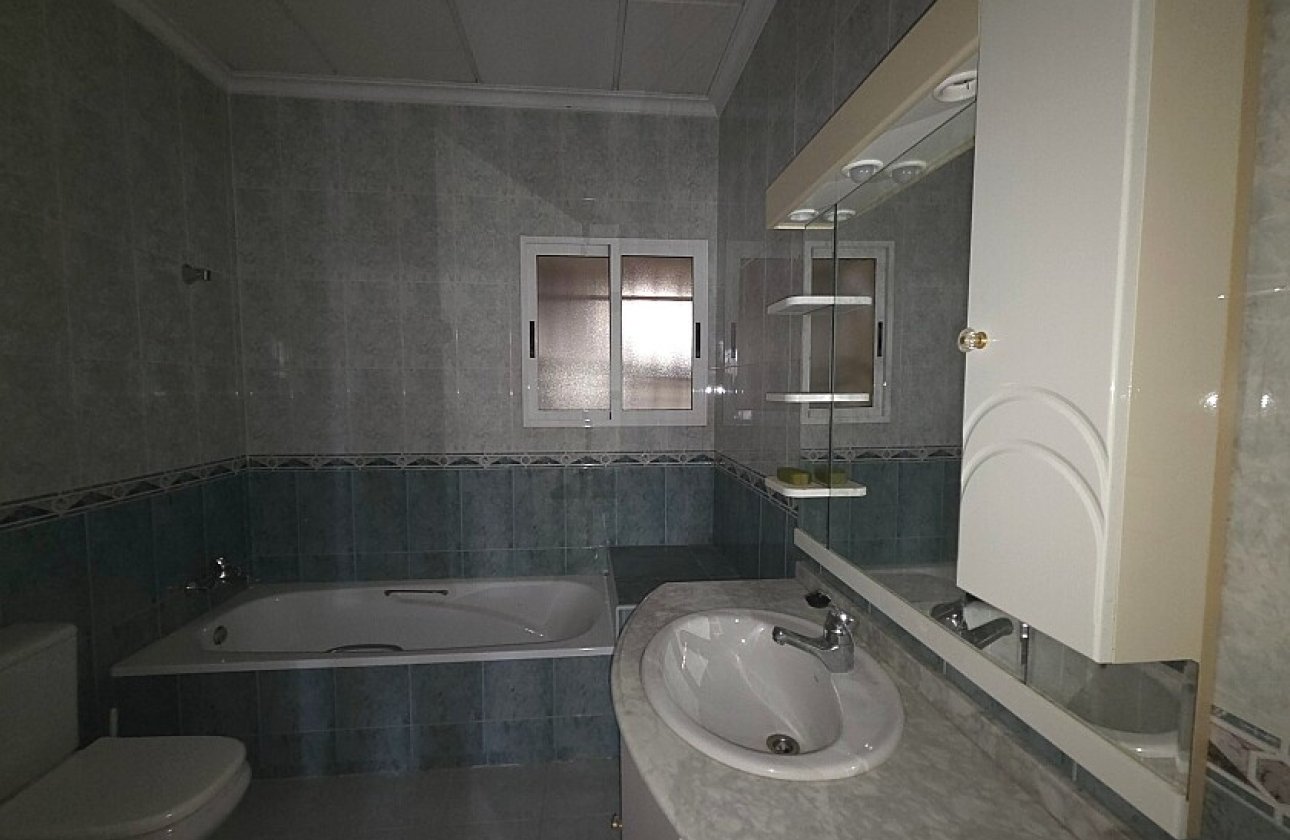 Resale - Villa - Catral