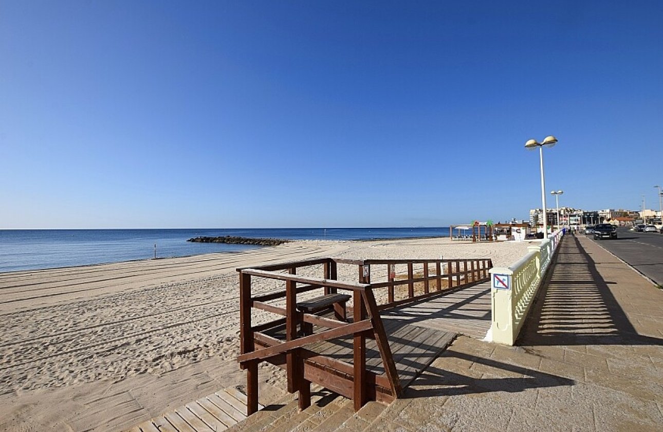 Resale - Apartment / flat - Torrevieja - Playa de los Locos