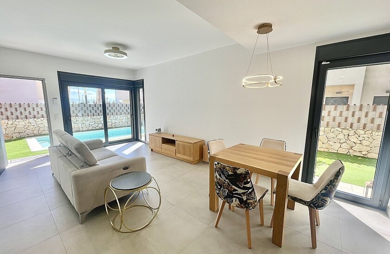 Resale - Villa - Pilar de la Horadada - Las Higuericas