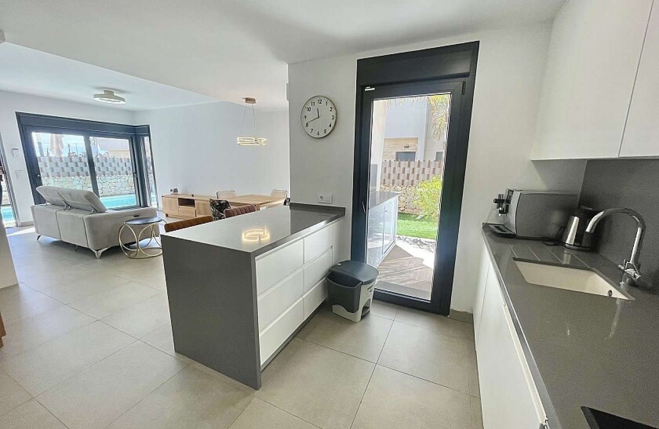 Resale - Villa - Pilar de la Horadada - Las Higuericas