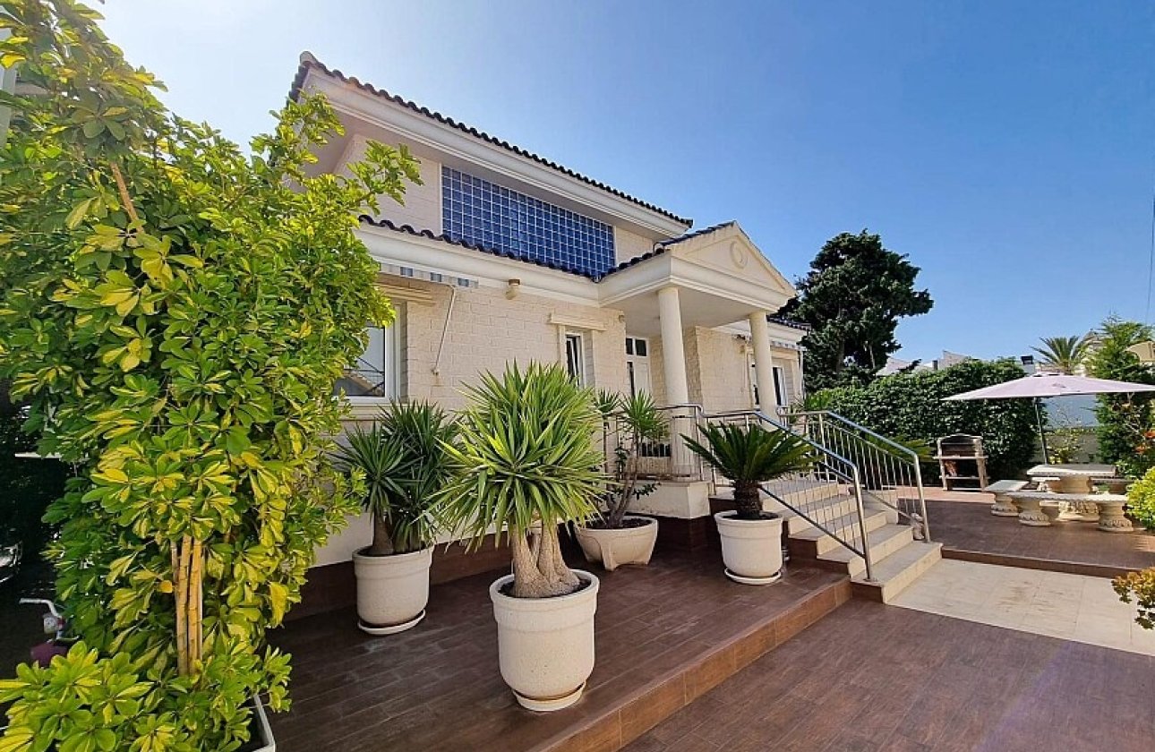 Resale - Villa - La Mata