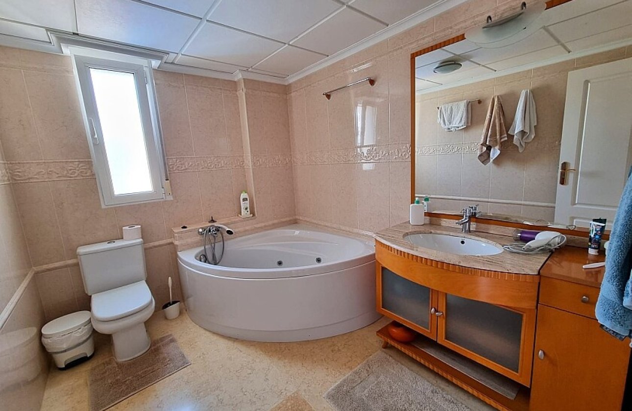 Resale - Villa - La Mata