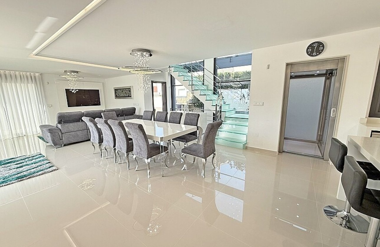 Resale - Villa - San Miguel de Salinas - Mirador de San Miguel