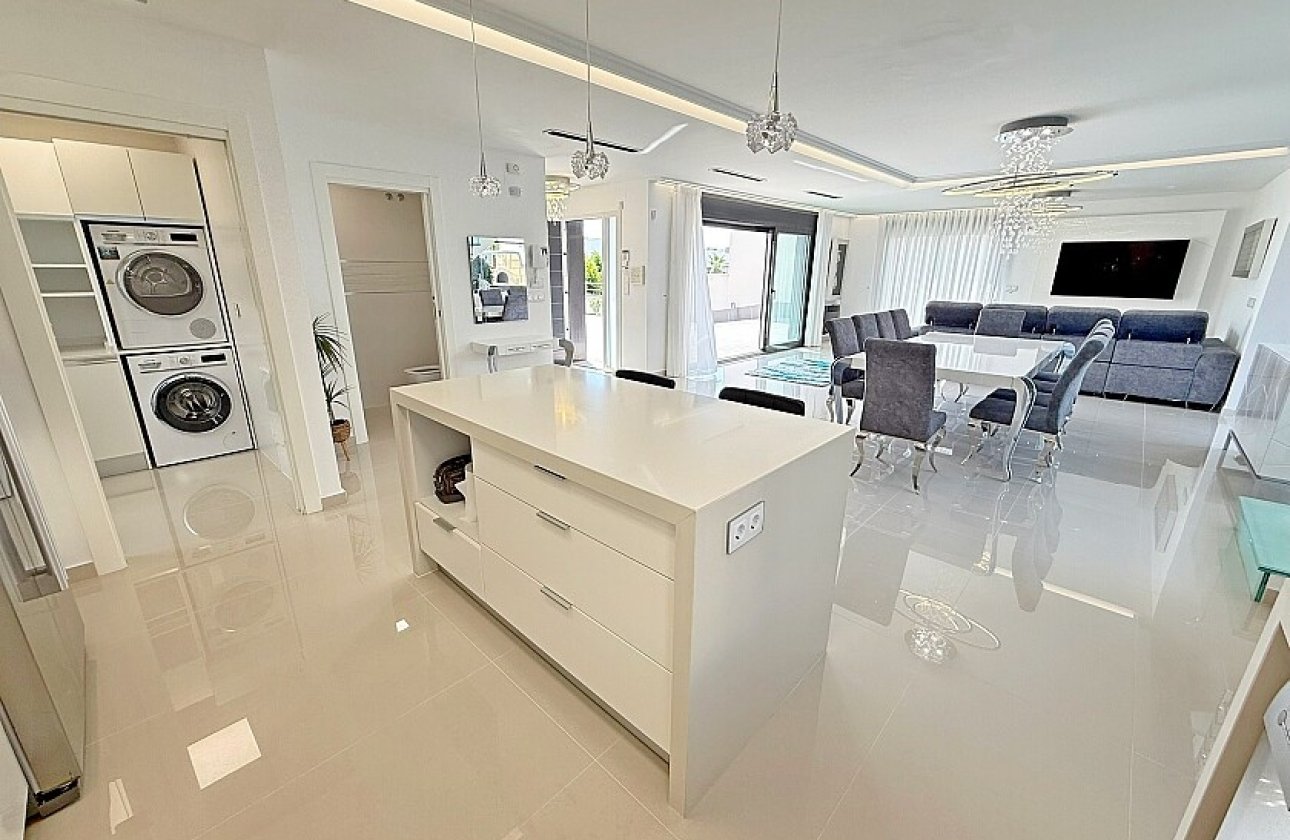 Resale - Villa - San Miguel de Salinas - Mirador de San Miguel