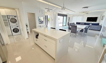 Resale - Villa - San Miguel de Salinas - Mirador de San Miguel