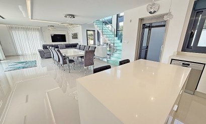 Resale - Villa - San Miguel de Salinas - Mirador de San Miguel