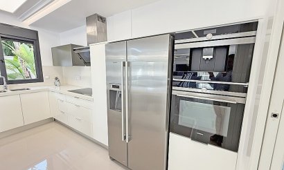 Resale - Villa - San Miguel de Salinas - Mirador de San Miguel