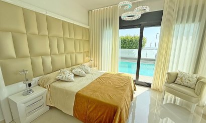 Resale - Villa - San Miguel de Salinas - Mirador de San Miguel