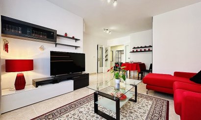 Resale - Apartment / flat - Torrevieja - Playa del Acequión