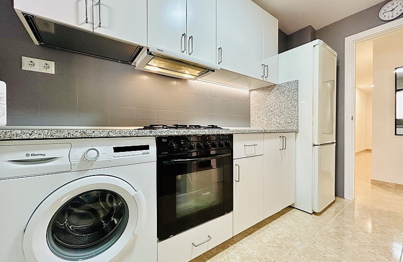 Resale - Apartment / flat - Torrevieja - Playa del Acequión