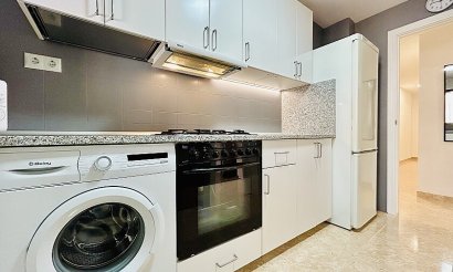 Resale - Apartment / flat - Torrevieja - Playa del Acequión