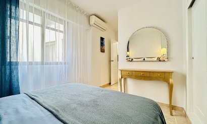 Resale - Apartment / flat - Torrevieja - Playa del Acequión