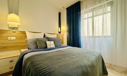 Resale - Apartment / flat - Torrevieja - Playa del Acequión