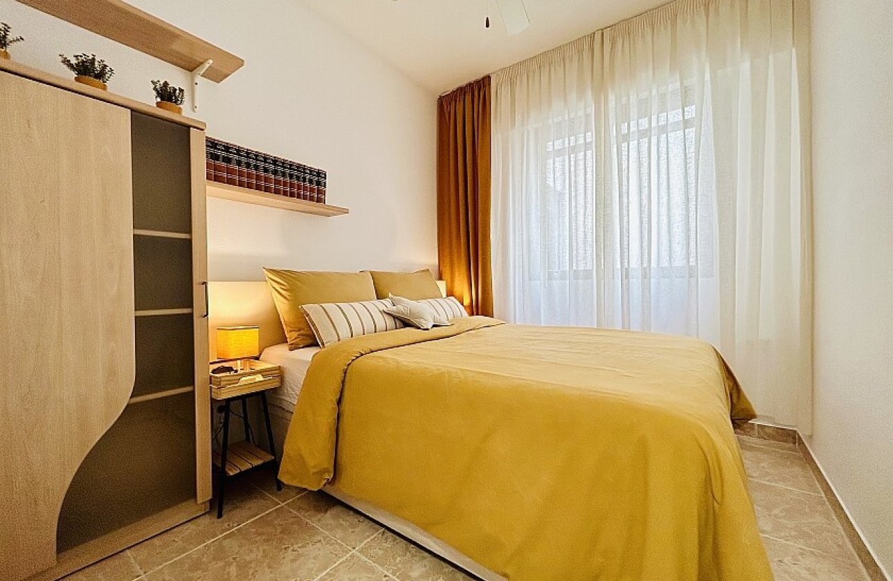 Resale - Apartment / flat - Torrevieja - Playa del Acequión