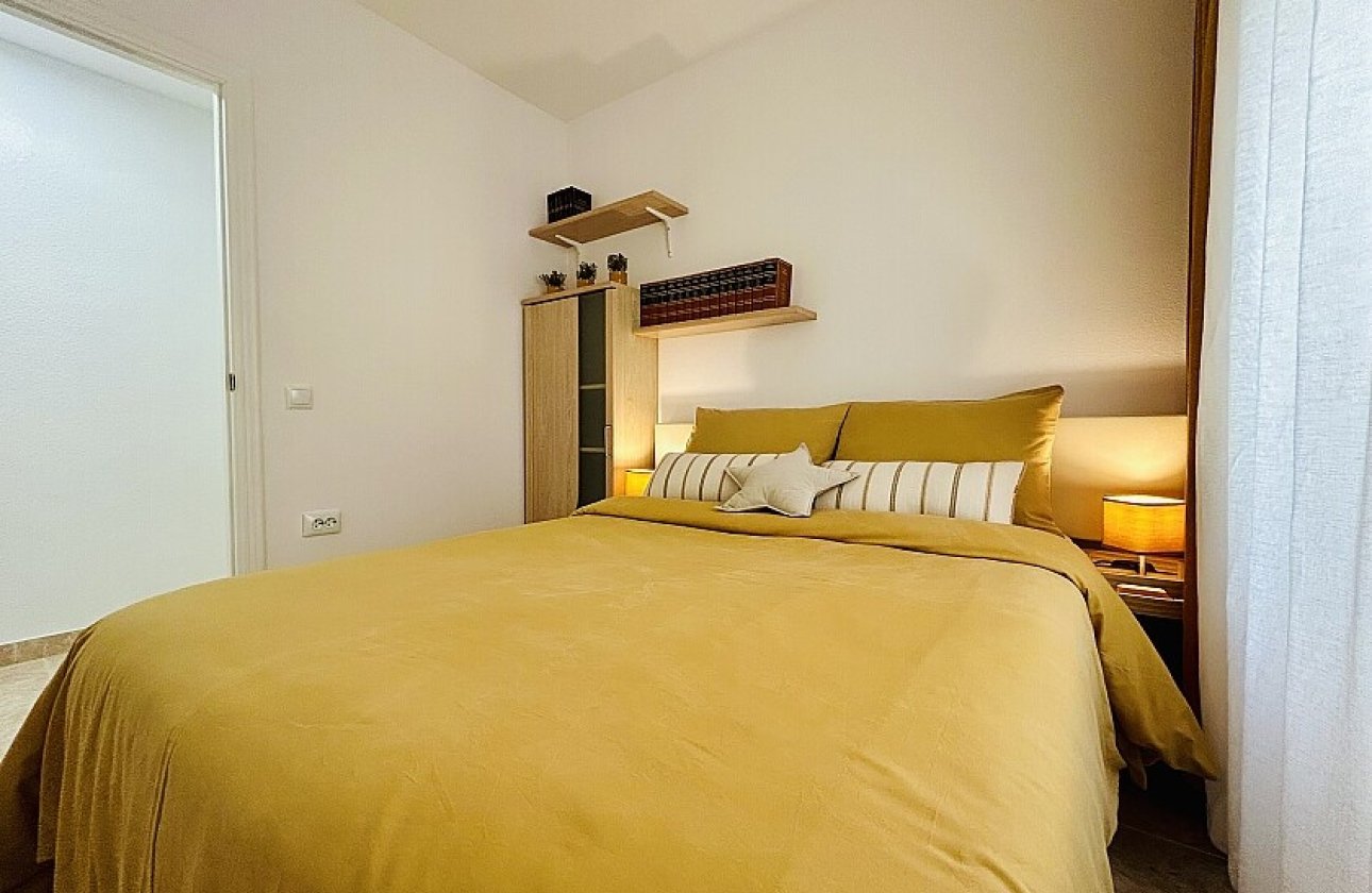 Resale - Apartment / flat - Torrevieja - Playa del Acequión