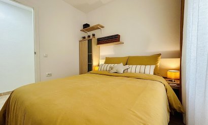 Resale - Apartment / flat - Torrevieja - Playa del Acequión