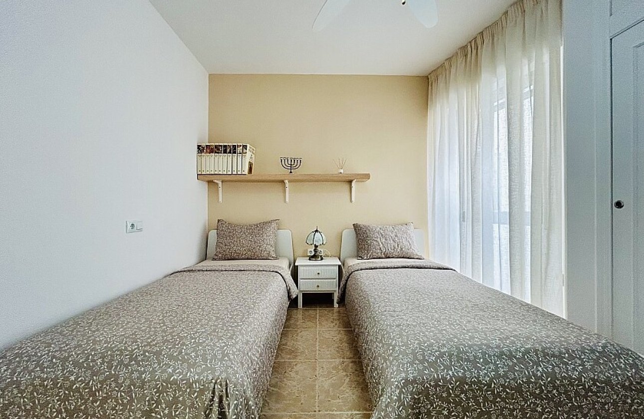 Resale - Apartment / flat - Torrevieja - Playa del Acequión