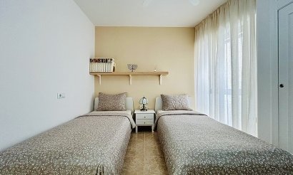 Resale - Apartment / flat - Torrevieja - Playa del Acequión