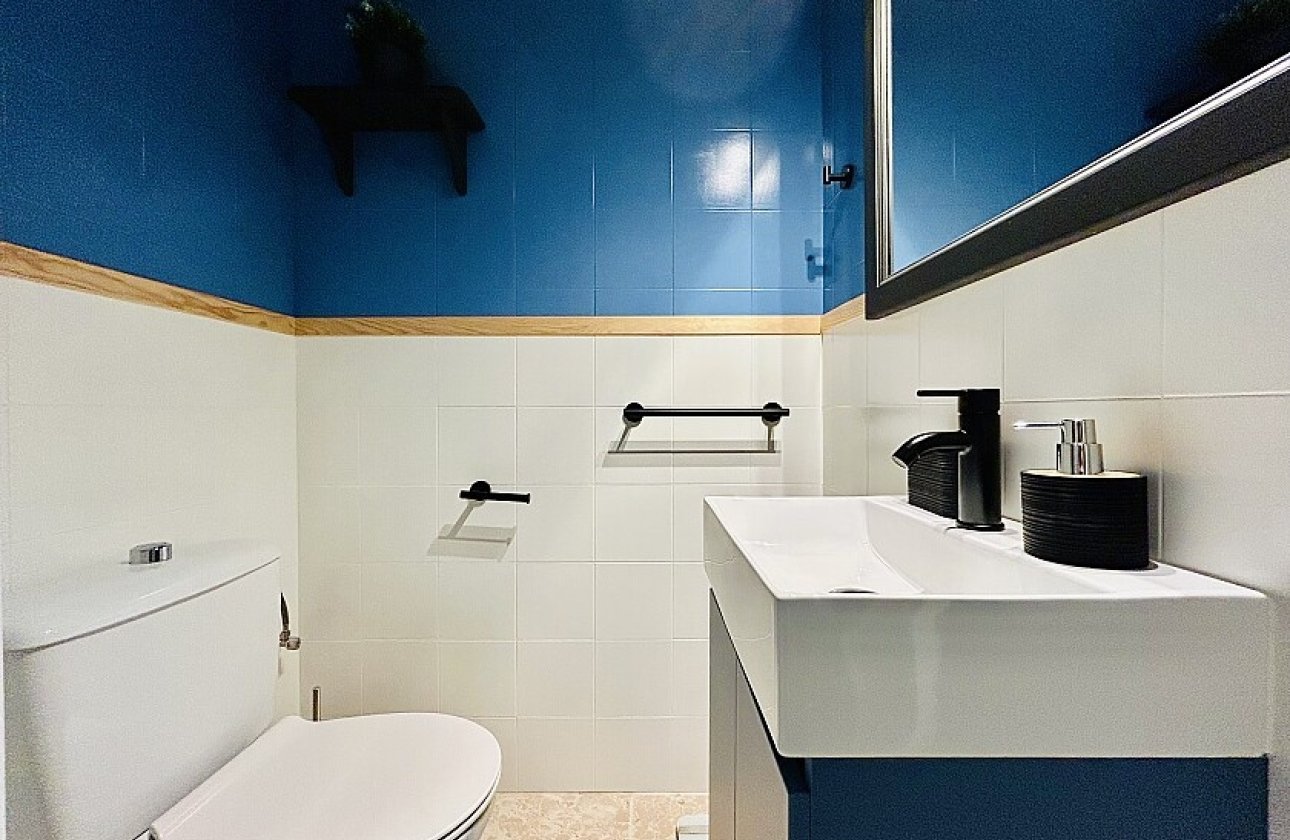 Resale - Apartment / flat - Torrevieja - Playa del Acequión