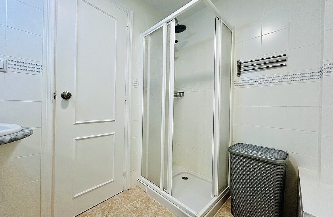 Resale - Apartment / flat - Torrevieja - Playa del Acequión