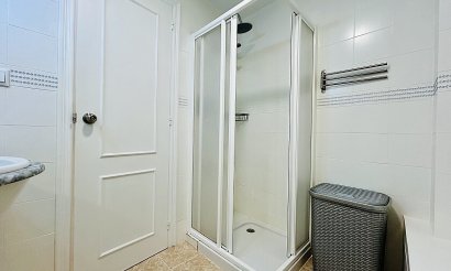 Resale - Apartment / flat - Torrevieja - Playa del Acequión