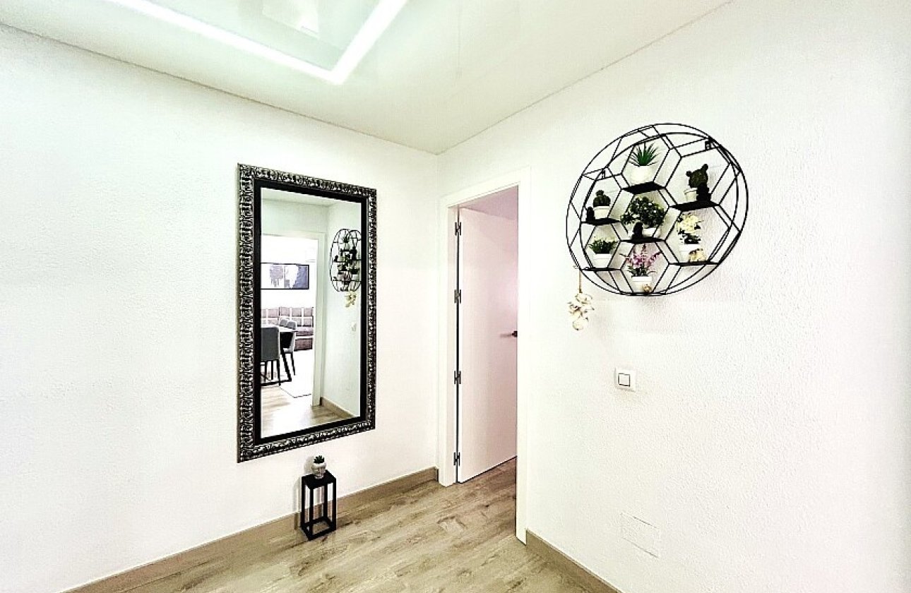 Resale - Apartment / flat - Torrevieja - Nueva Torrevieja