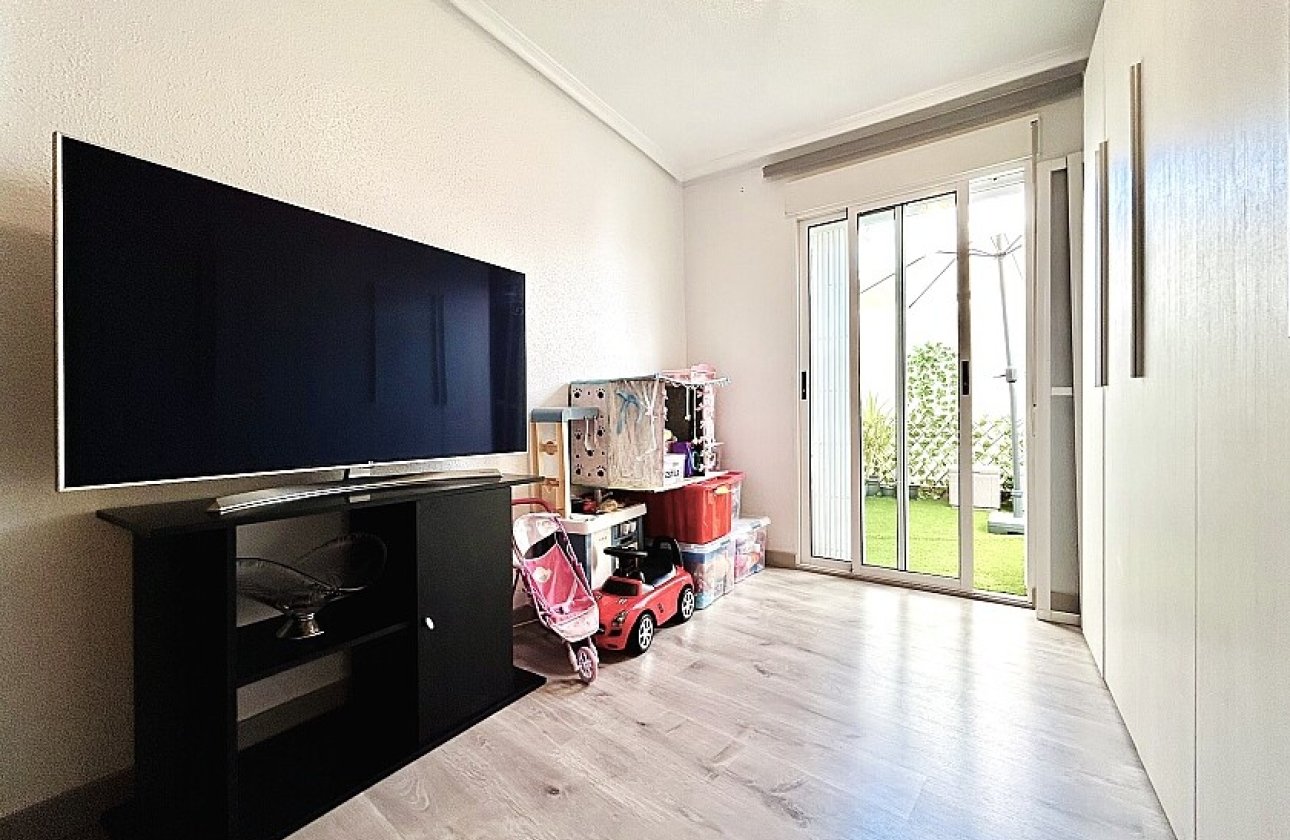 Resale - Apartment / flat - Torrevieja - Nueva Torrevieja