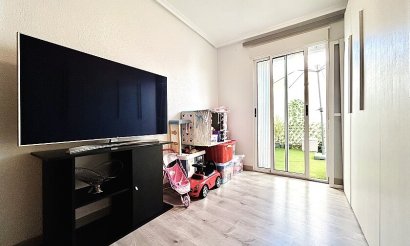 Resale - Apartment / flat - Torrevieja - Nueva Torrevieja