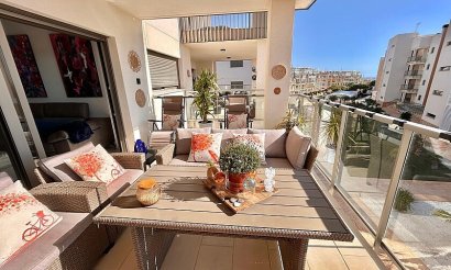 Resale - Apartment / flat - Villamartin