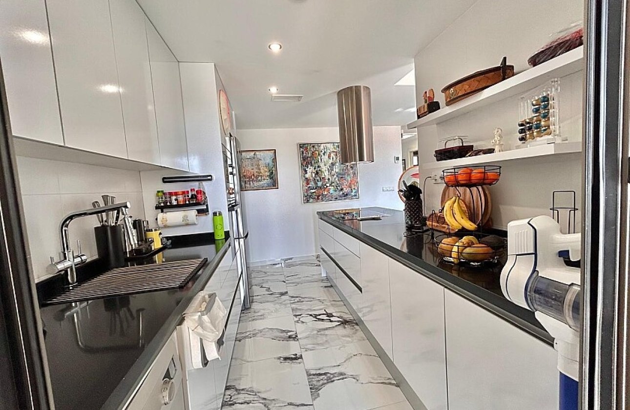 Resale - Apartment / flat - Villamartin