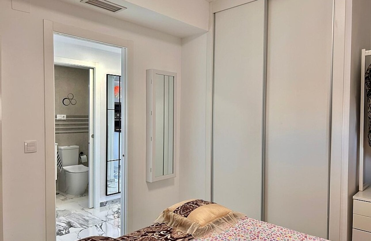 Resale - Apartment / flat - Villamartin