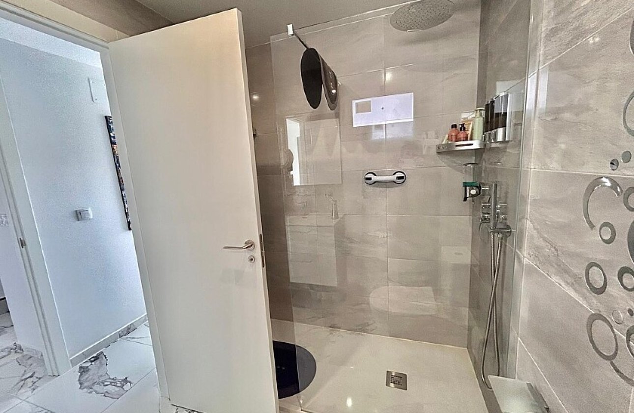 Resale - Apartment / flat - Villamartin