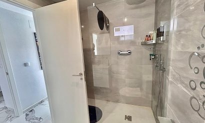 Resale - Apartment / flat - Villamartin