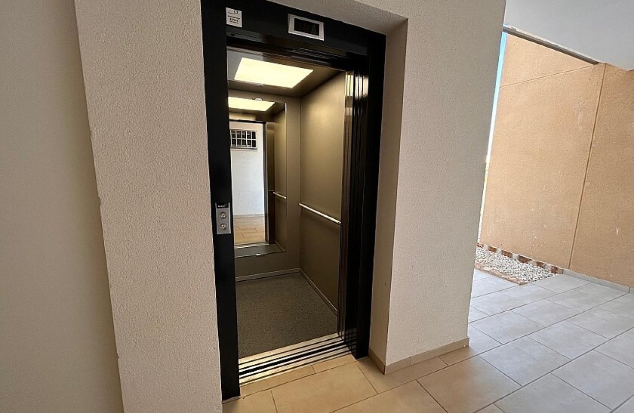 Resale - Apartment / flat - Villamartin