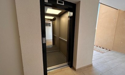 Resale - Apartment / flat - Villamartin